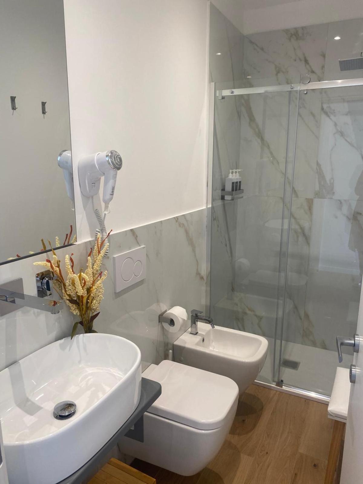 Keizna Rooms Чезена Екстериор снимка